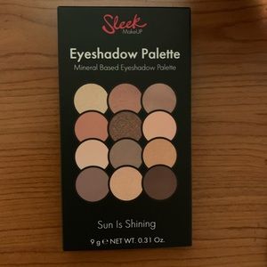 NWT Sleek Makeup Eyeshadow Palette